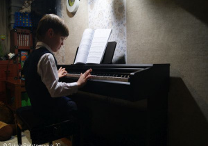 Maksymilian Pokrop, kl.1b- pianista.